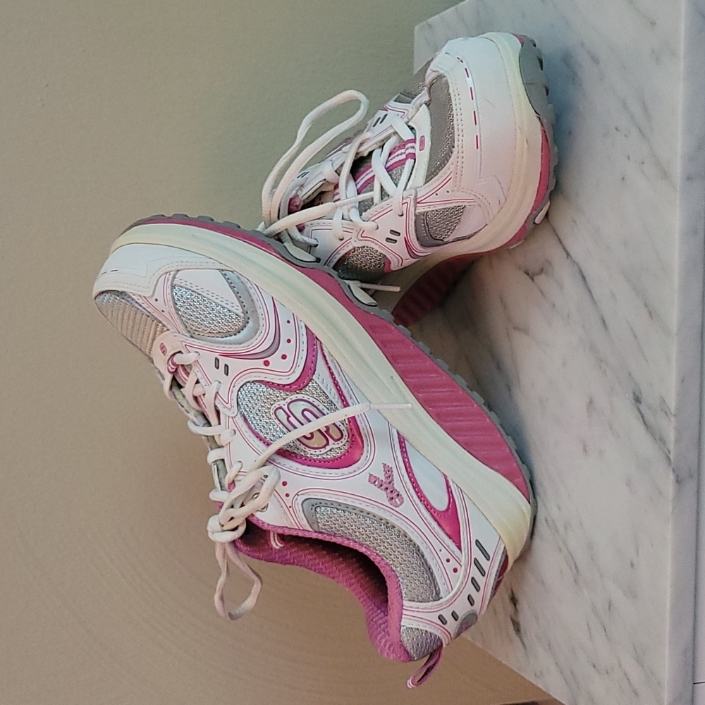 Skechers shape ups